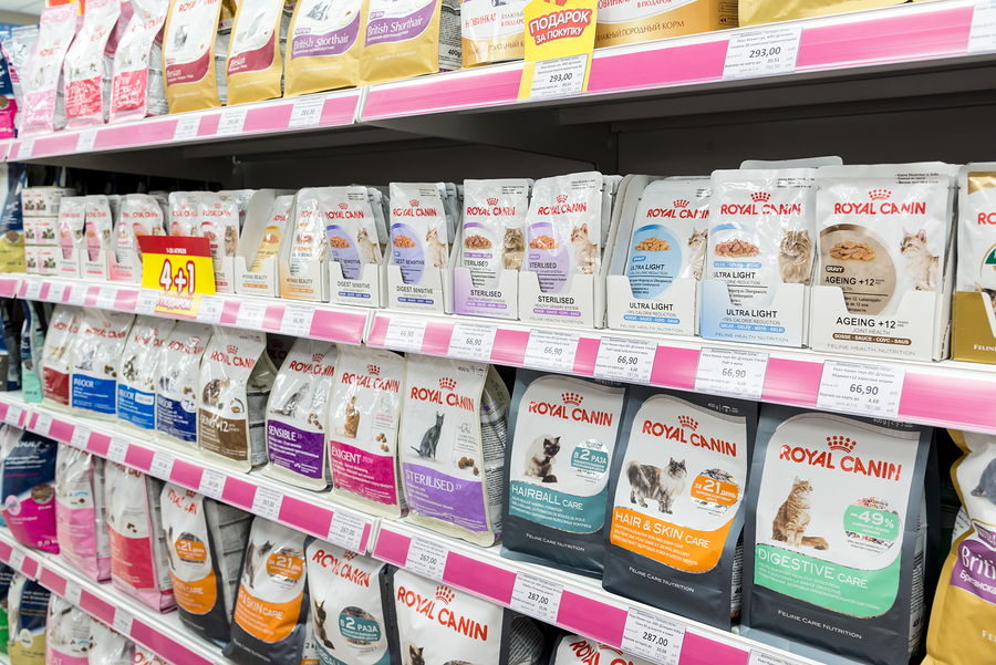 Things Cat Owners Need To Know About Commercial Cat Food